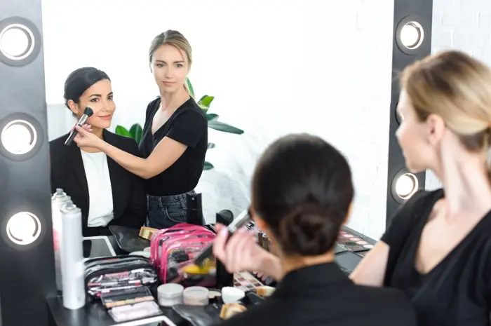 Bring Forth the Glam Look with the Kim Kardashian Makeup Tips