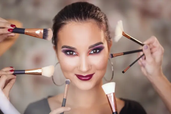 Build a Career By Learning How to Apply Makeup Professionally
